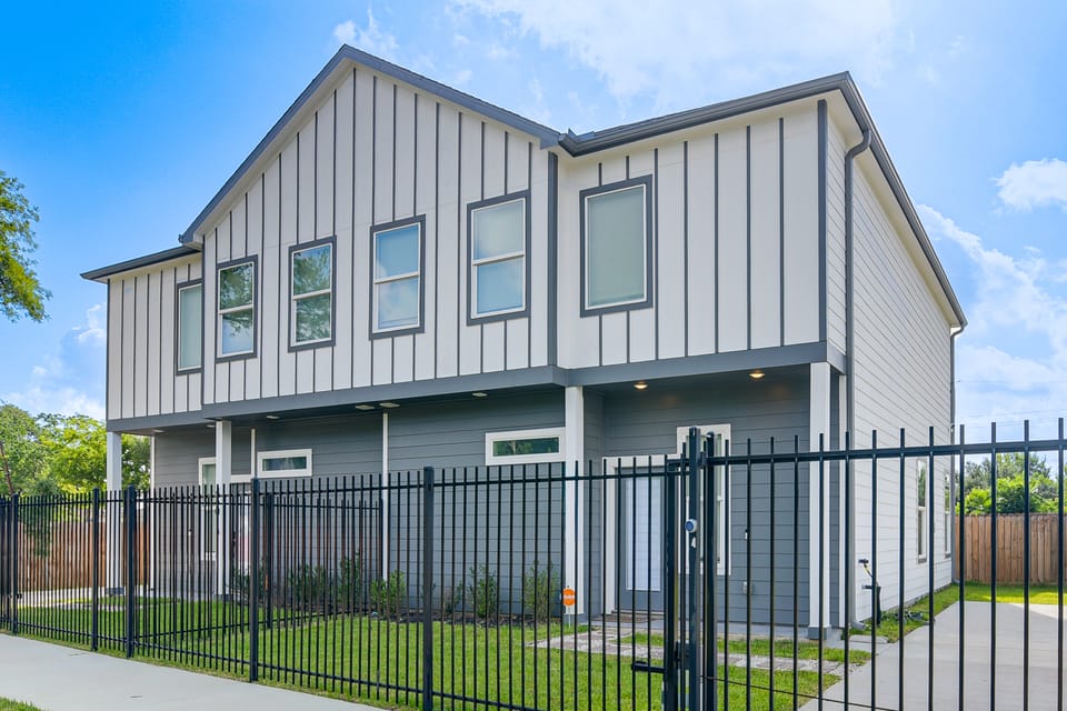 5 Mi to NRG Stadium! Family Escape w/ Fenced Yard Apartment in Harris County