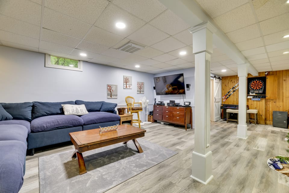 Game Room, Deck & Fire Pit! Pocono Mtn House House in Tunkhannock Township