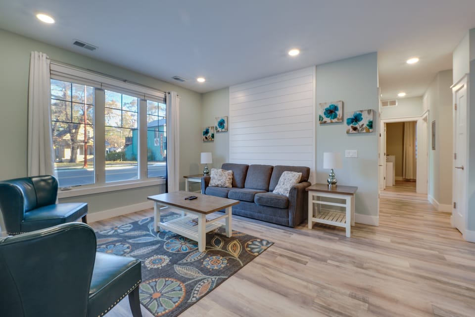 Front Street Retreat! Cozy Traverse City Condo Apartment in Traverse City