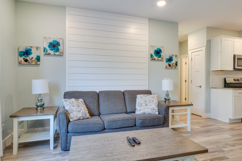 Front Street Retreat! Cozy Traverse City Condo Apartment in Traverse City