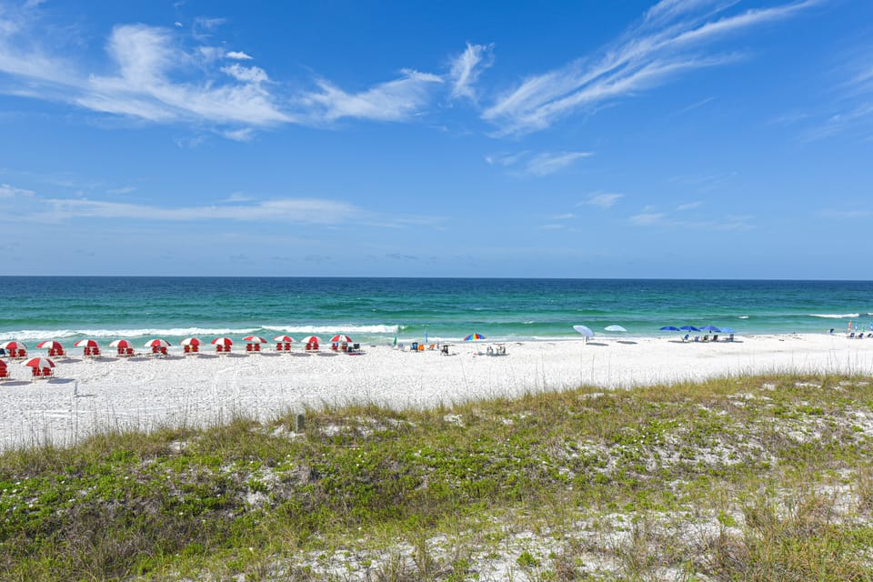 Unwind Poolside, Walk to Shore! Miramar Beach Gem Apartment in Miramar Beach