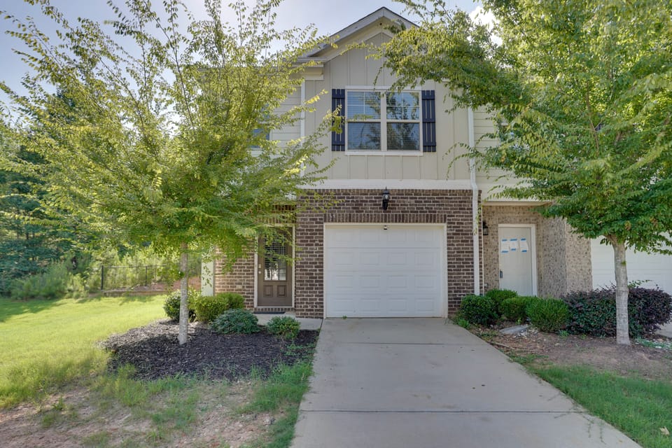 Quick I-20 Access to Dtwn ATL! Family Gem w/ Patio Apartment in Georgia