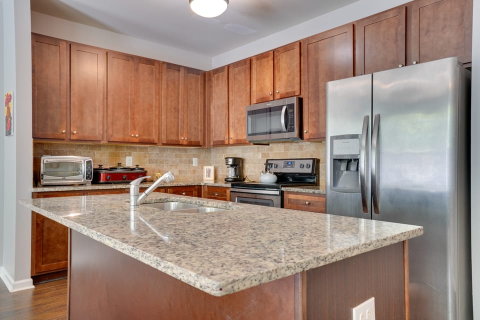 Quick I-20 Access to Dtwn ATL! Family Gem w/ Patio Apartment in Georgia