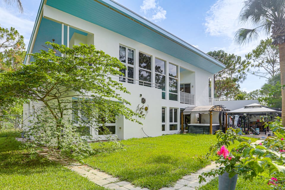 Hot Tub, Sauna, Patio Bar! Wellington with Horses! House in Royal Palm Beach