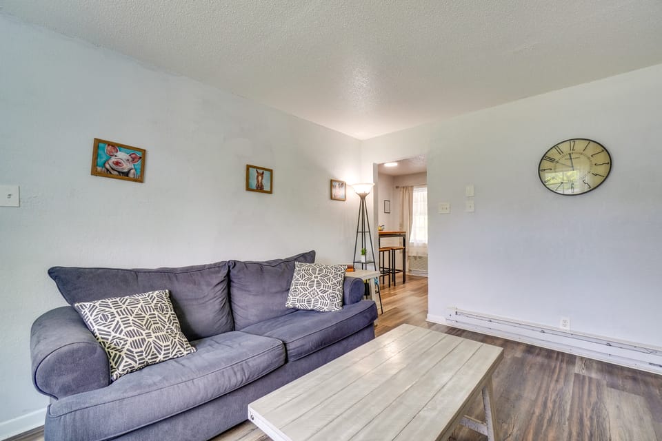 Quaint Apt 6 Mi to Dtwn Knoxville & UT Campus! Apartment in Knoxville