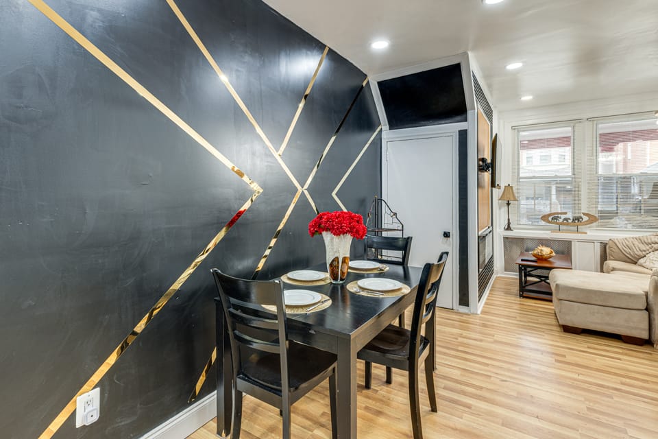 1 Mi to Broad St Subway! Walkable Philadelphia Gem Apartment in Philadelphia
