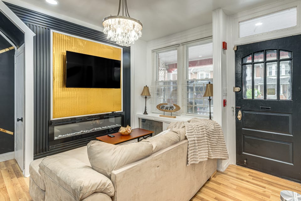 1 Mi to Broad St Subway! Walkable Philadelphia Gem Apartment in Philadelphia