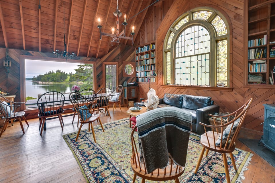 A True Escape: Island Sanctuary in Vinalhaven Cottage in North Haven
