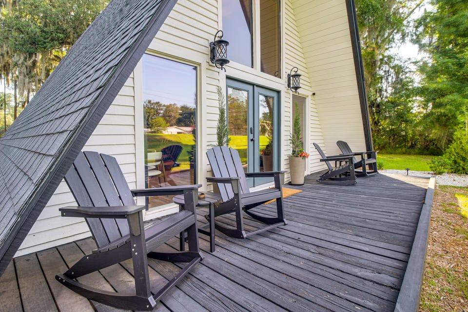 Remote Work Ready | Pond-View| Hot Tub | Home Gym House in Savannah