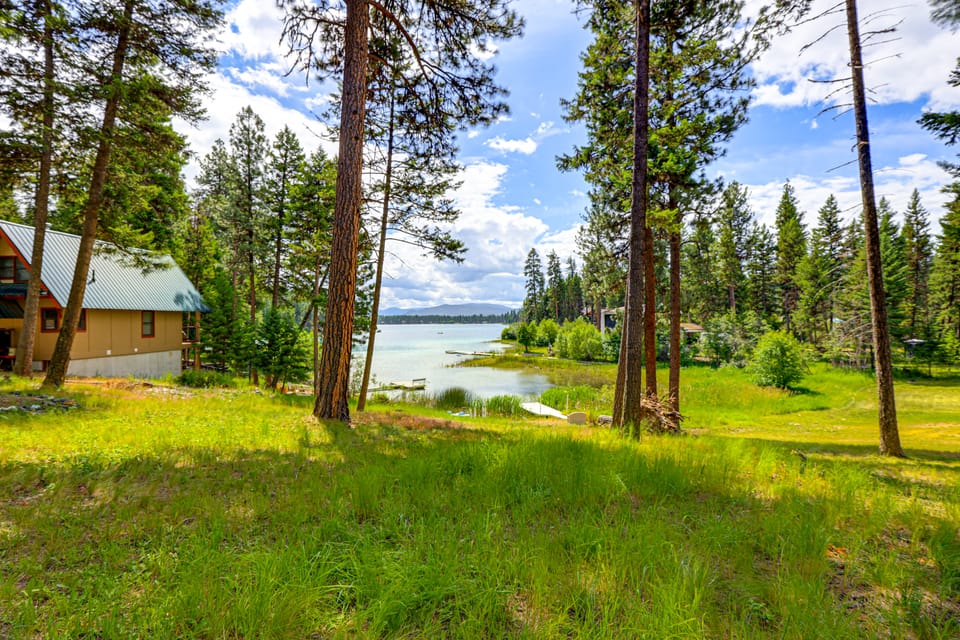 Hike & Expore! Montana Cabin Hideaway House in Idaho