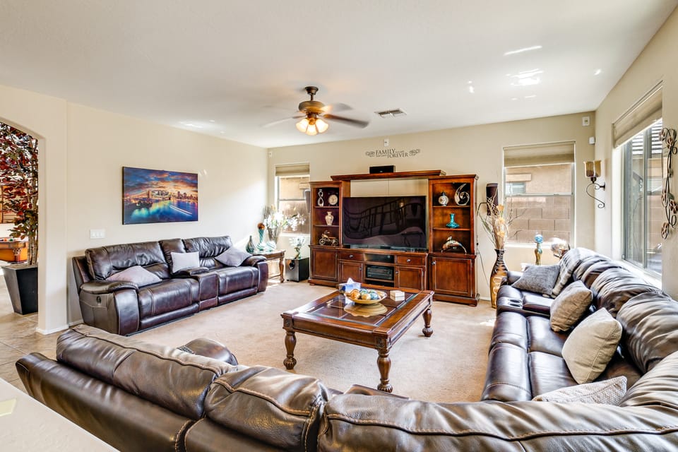 Maricopa Family Oasis: Game Room & Patio! House in Maricopa