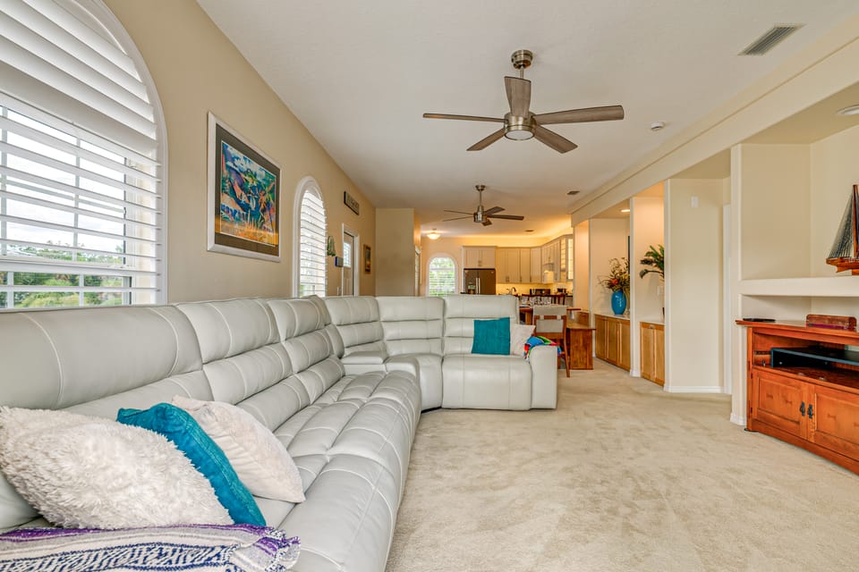 Scallop HQ: 3 Boat Docks and Free Golf Cart! House in Homosassa