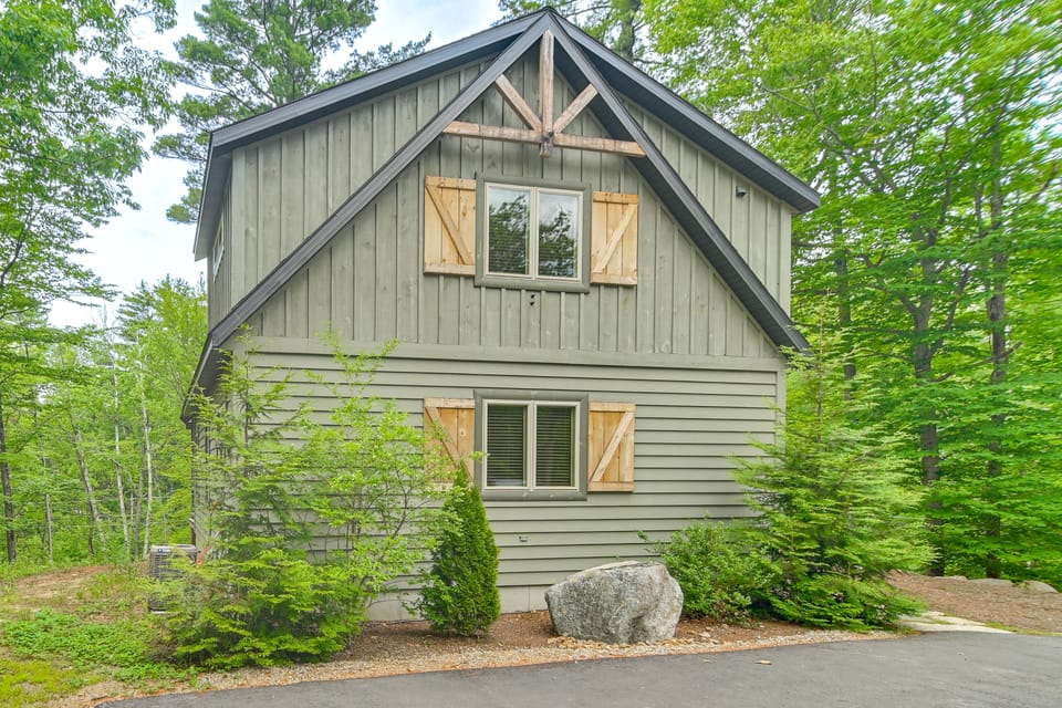 Woodsy + Secluded! Intervale Haven w/ Deck & Patio House in Bartlett