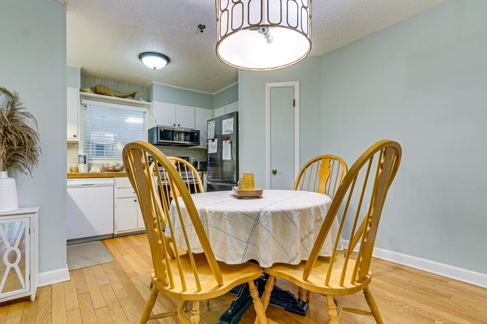 Pool & Beach Access! Hilton Head Resort Condo Apartment in Hilton Head Island