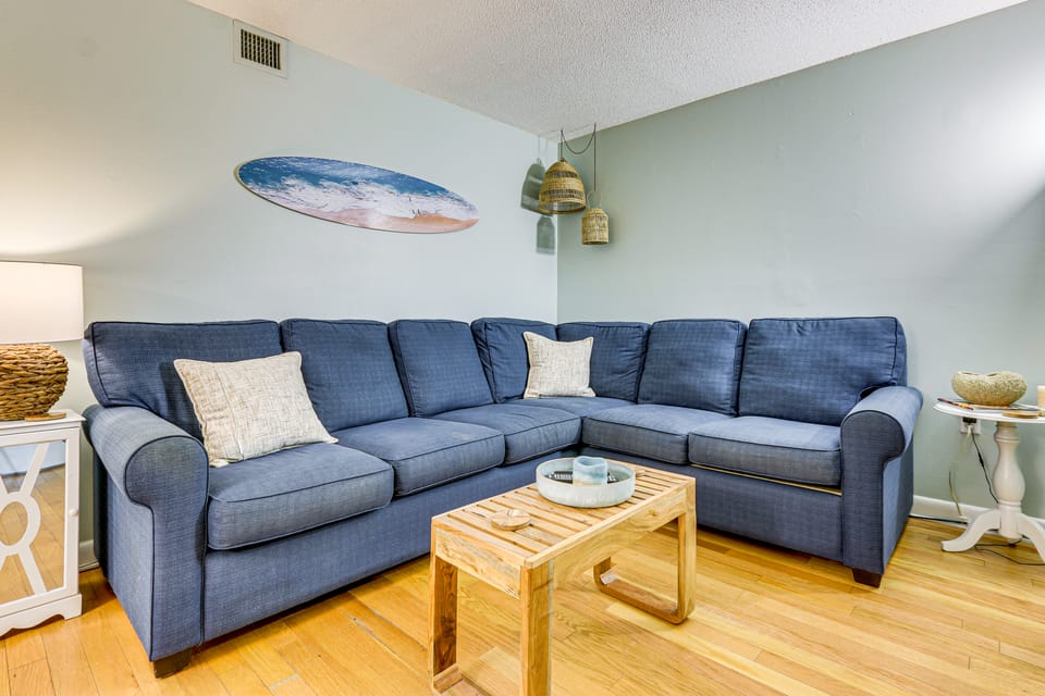 Pool & Beach Access! Hilton Head Resort Condo Apartment in Hilton Head Island