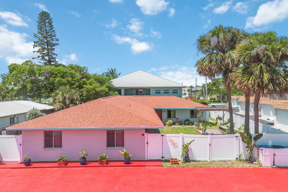 Multi-Apt Combo in Cape Canaveral: Pool Opens July Apartment in Cape Canaveral