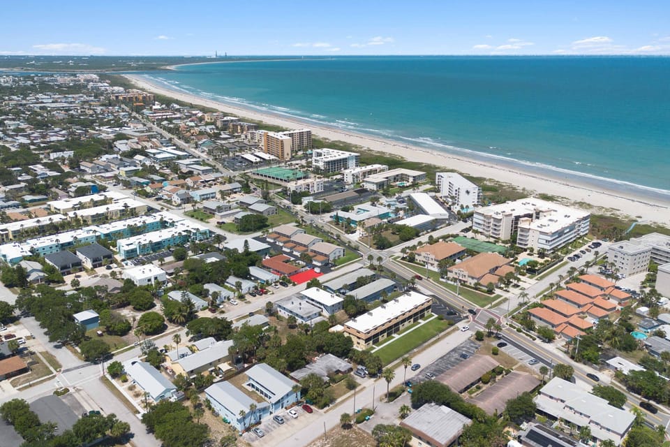 Multi-Apt Combo in Cape Canaveral: Pool Opens July Apartment in Cape Canaveral