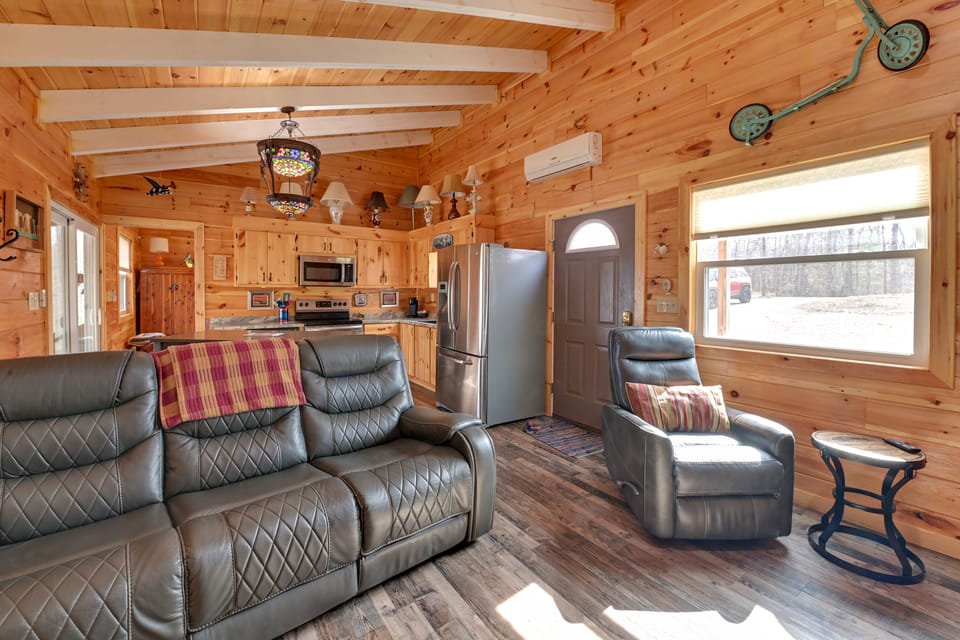 Ridgefolk Retreats! Set of 2 Cabins in Frenchburg House in Kentucky