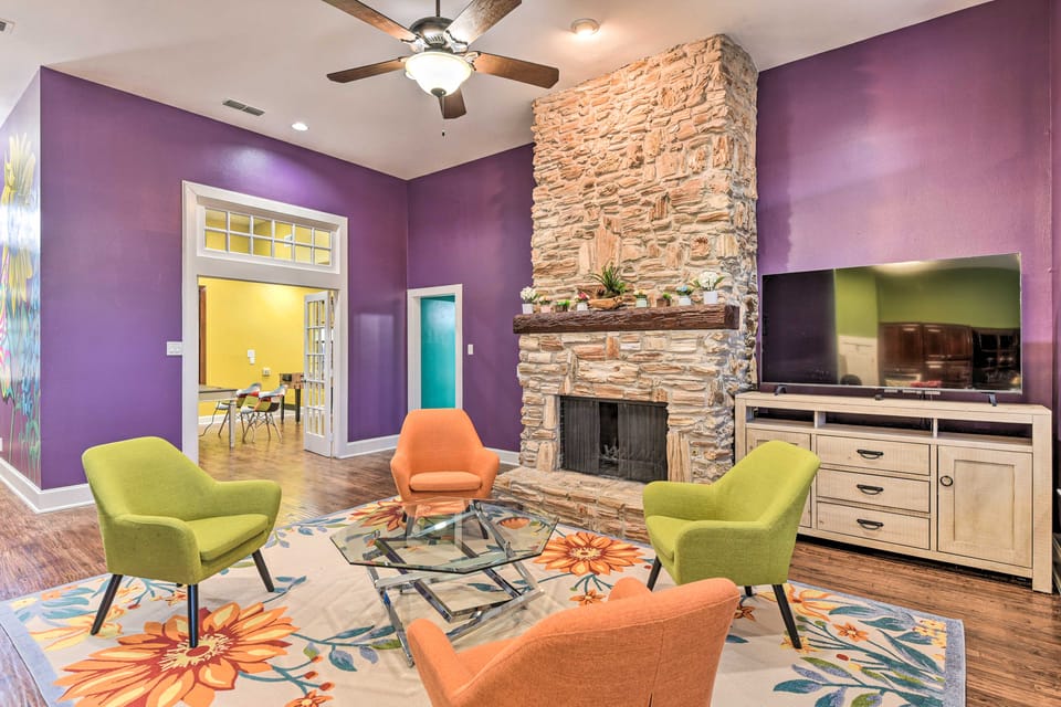 Private Pool: Spacious & Vibrant Argyle Villa! House in Texas
