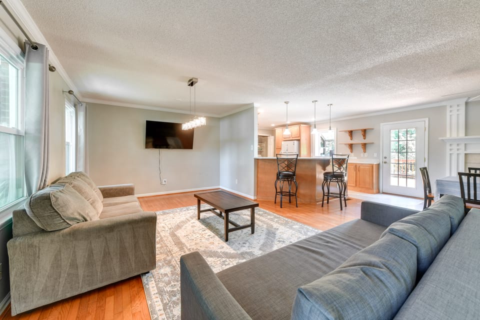 Bring Your Pets! Family-Friendly Cary Home w/ Yard House in Cary