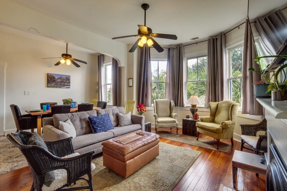 1 Mi to SCAD! Historic Savannah Haven w/ Patio Apartment in Savannah