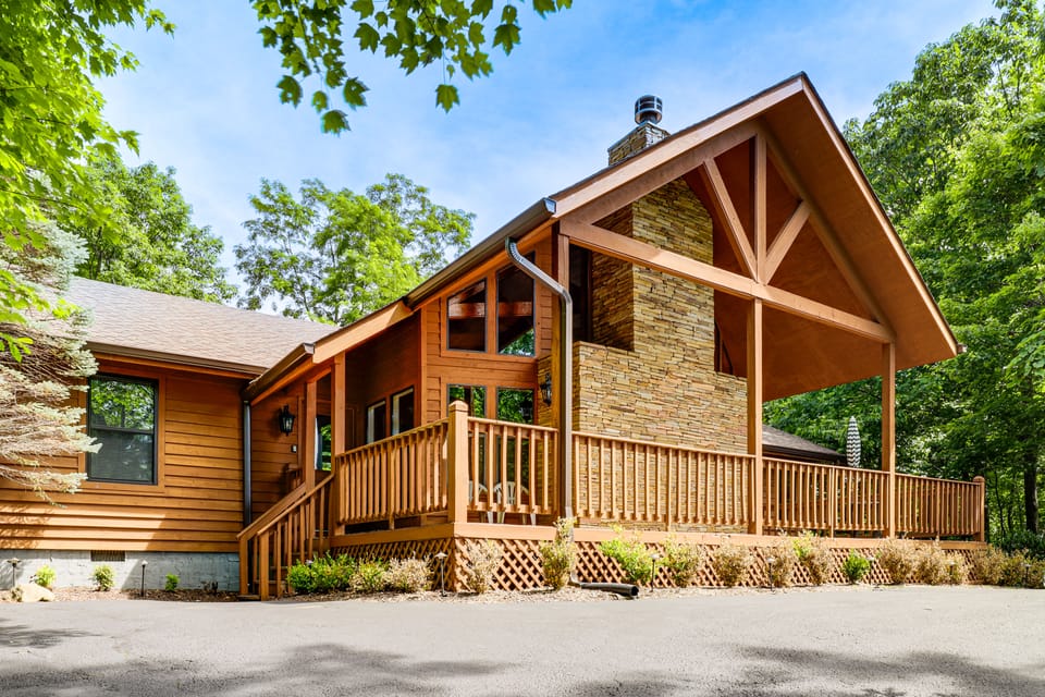 Access to 3 Pools, Private Hot Tub! Gatlinburg Gem House in Gatlinburg