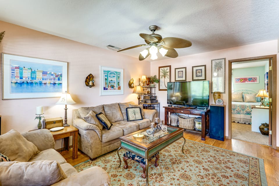 Balcony & Views! Waterfront Lake Ozark Condo Apartment in Lake of the Ozarks