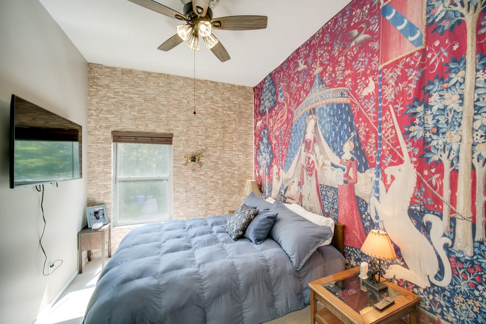 Peaceful Farm Stay Near Cuyahoga Valley NP House in Cuyahoga Falls