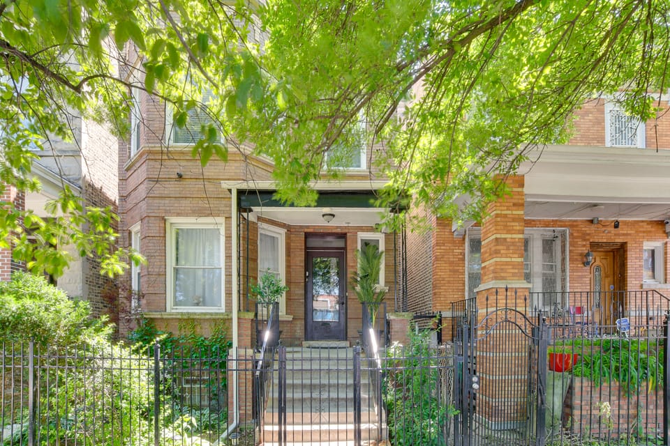 Walk to Humboldt Park! Charming & Dog-Friendly Apt Apartment in Chicago