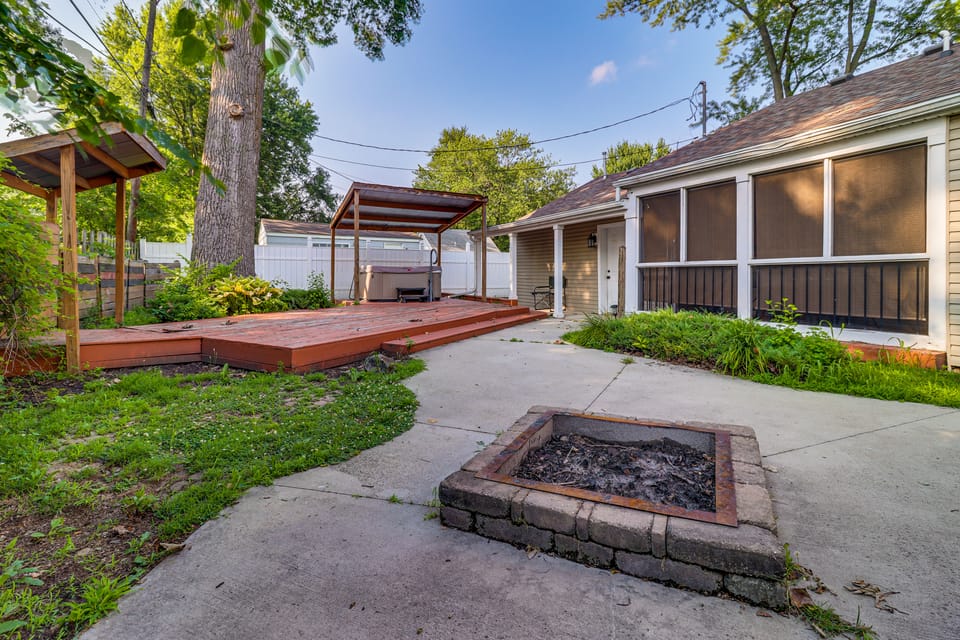 4 Mi to UToledo! Cozy Family Home House in Toledo