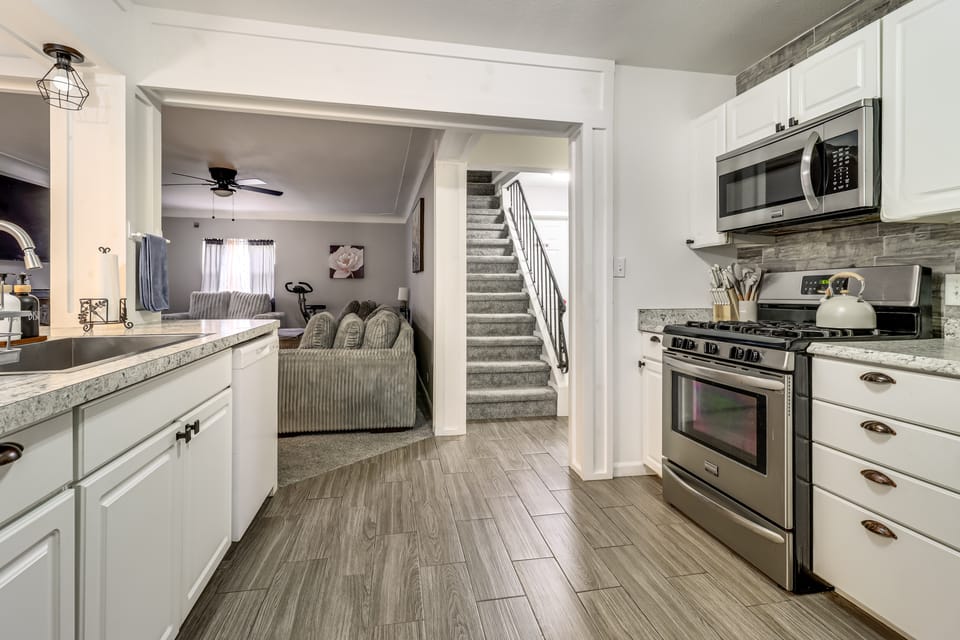 4 Mi to UToledo! Cozy Family Home House in Toledo