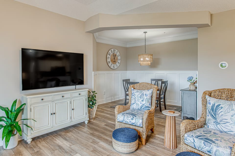 Welcome to Barefoot Escape at Barefoot Landing Apartment in North Myrtle Beach