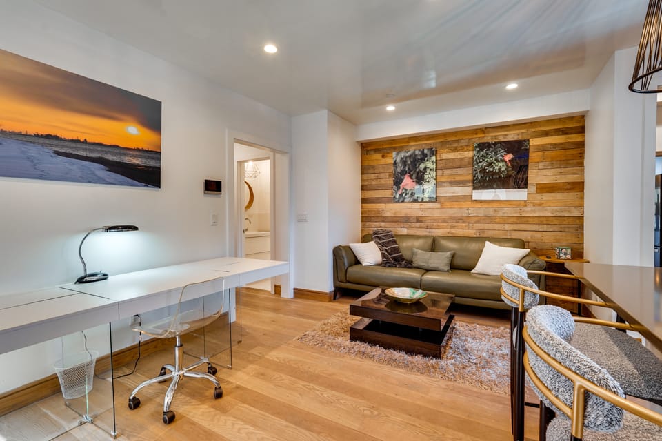 Walk to Dining & Marina! Modern Stamford Condo Apartment in Stamford