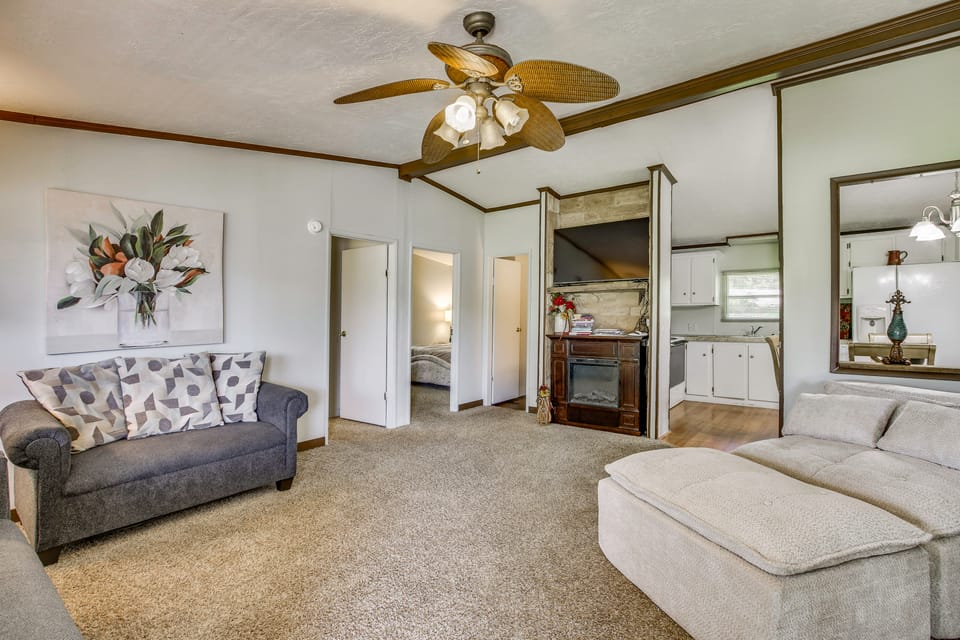 Family-Friendly Burnsville Home w/ Yard House in Mississippi
