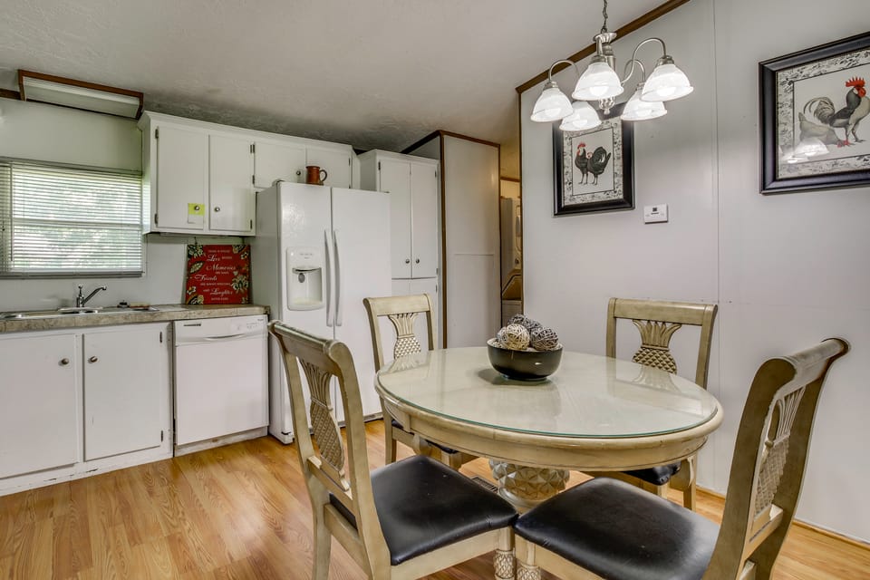 Family-Friendly Burnsville Home w/ Yard House in Mississippi