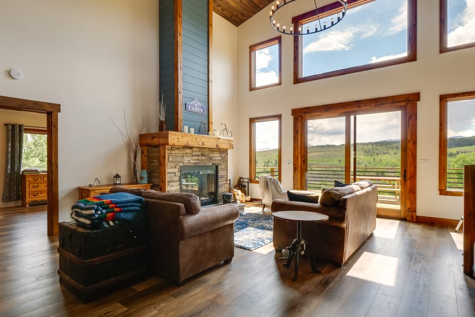 On 7 Acres! Scenic Home w/ Game Room in Fairplay House in Park County