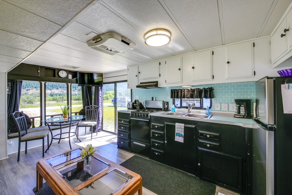 Fish, Hunt & Explore! Mtn-View Tiny Home in Noxon House in Idaho