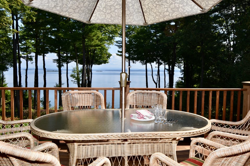 Spectacular Views! Luxe Lakefront Gem in Willsboro House in Lake Champlain