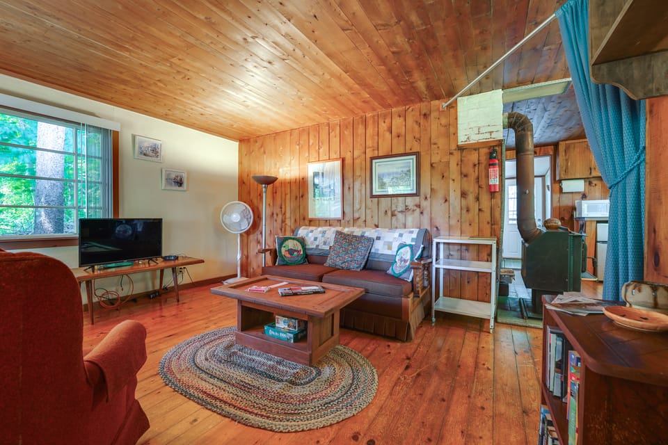 3 Mi to Hiking & Beaches: Rustic Maine Cabin House in Stockton-Springs