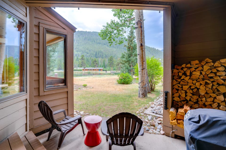 Keystone Lakefront Retreat! Pool & Hot Tub Access Apartment in Keystone