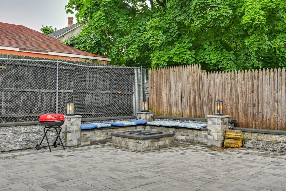 Walk to Train! Updated Apt in Huntington Station Apartment in Long Island
