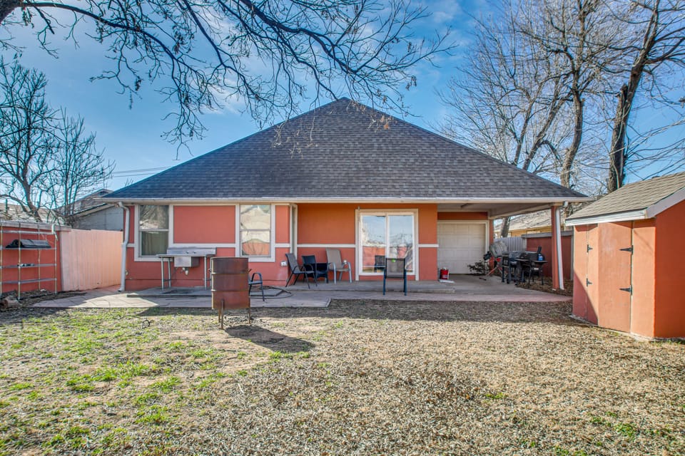 4 Mi to Bricktown Excitement! Group Escape w/ Yard House in Oklahoma City