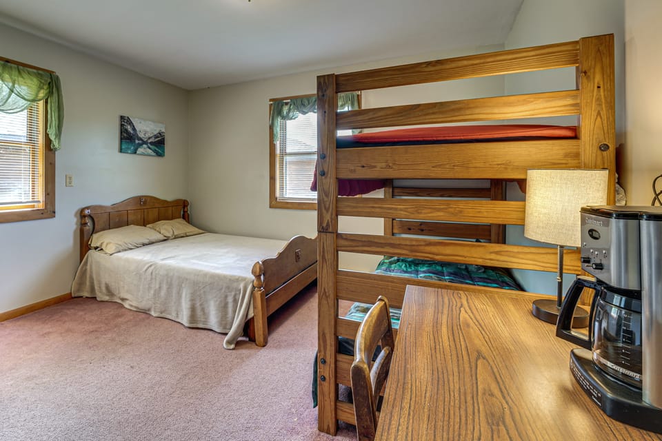 Family Fun! Bliss Studio w/ Lake & Trail Access Apartment in New York