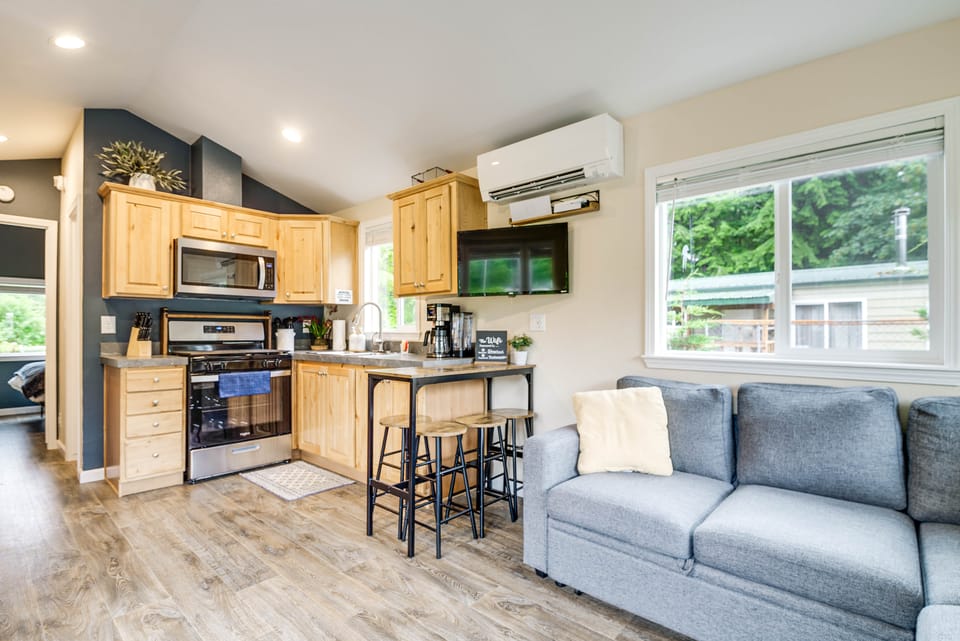 Walk to Sol Duc River! Cozy Home Near Forks House in Washington