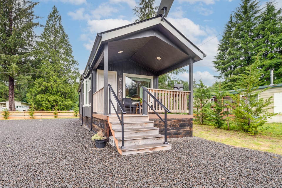 Walk to Sol Duc River! Cozy Home Near Forks House in Washington