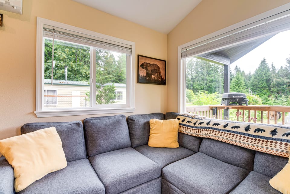 Walk to Sol Duc River! Cozy Home Near Forks House in Washington