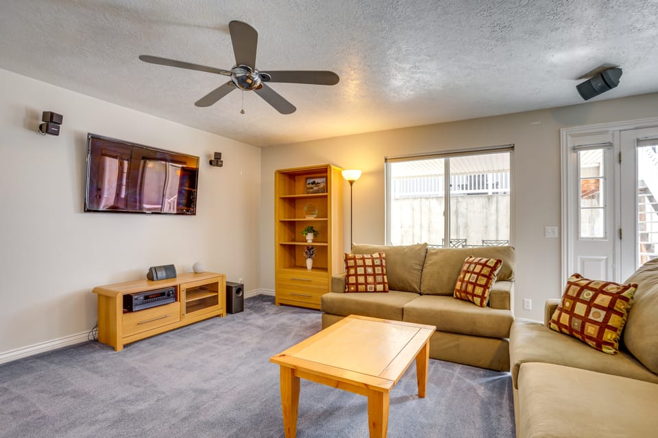 Near Hill AFB! Dual-Unit Home w/ Deck & Patio House in Utah