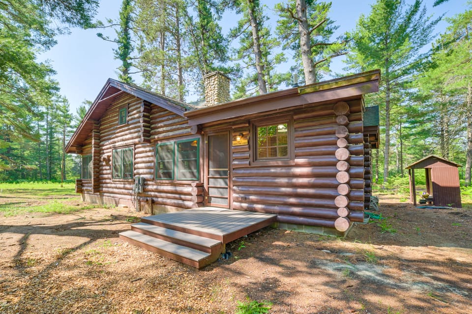 Pigeon River Escape Surrounded by State Land! House in Michigan