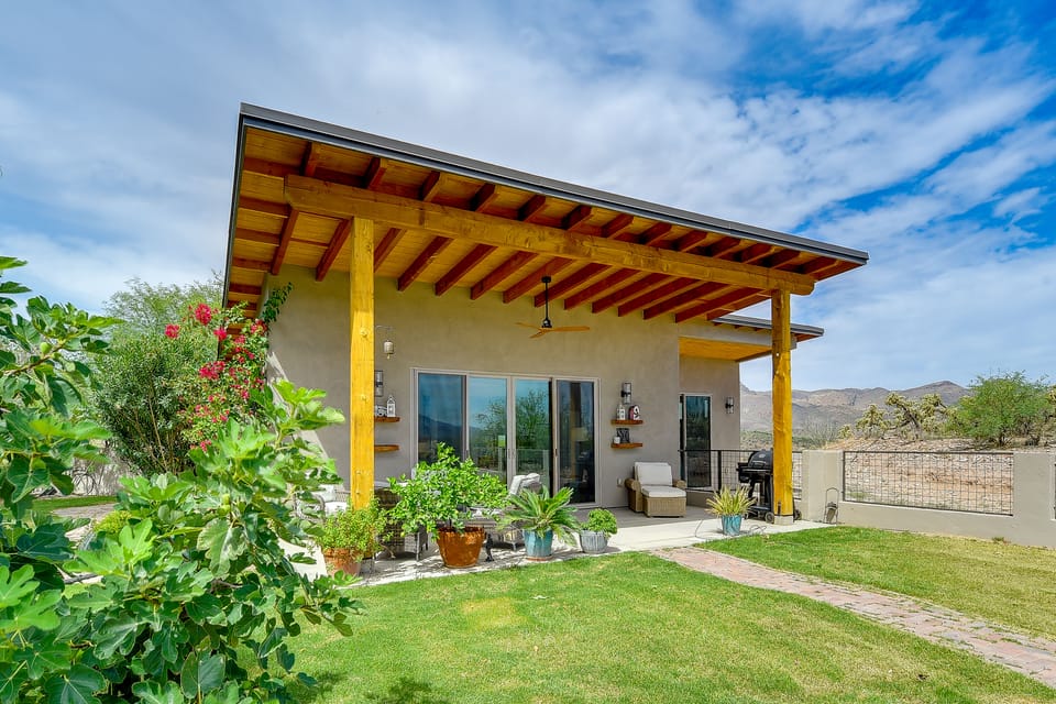 Private Pool & Mtn Views! Family Gem in Tumacacori House in Arizona