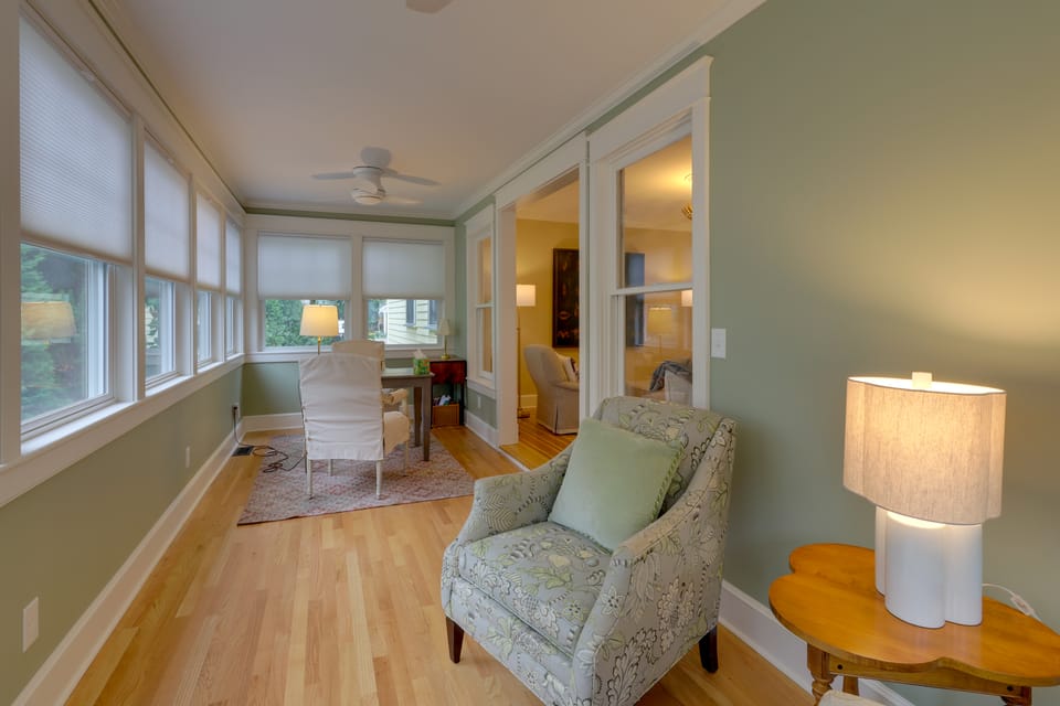 'The Hand House!' Walk to Downtown & Race Course House in Saratoga Springs
